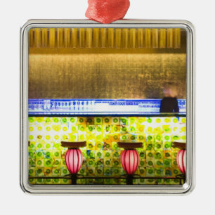 Adorno Metálico China, Shanghai. Bar en el bar Xin Tian Di 2