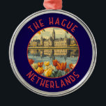 Adorno Metálico Círculo en peligro retro de los Países Bajos de La<br><div class="desc">El diseño de viaje vectorial retro de La Haya. La Haya es una ciudad de la costa del Mar del Norte,  en el oeste de los Países Bajos.</div>