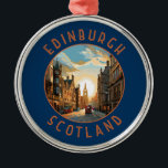 Adorno Metálico Círculo En Problemas Retro De Edimburgo<br><div class="desc">Diseño de viaje vectorial retro de Edimburgo. Edimburgo es la compacta y montañosa capital de Escocia. Cuenta con un casco antiguo medieval y un elegante pueblo georgiano con jardines y edificios neoclásicos.</div>