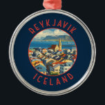 Adorno Metálico Círculo retro perturbado de Reikiavik Islandia<br><div class="desc">Reykjavík retro diseño de viajes vectoriales. Reikiavik es la capital más septentrional de un Estado soberano del mundo. Es una de las ciudades más limpias,  verdes y seguras del mundo.</div>