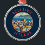 Adorno Metálico Círculo retro perturbado de Reikiavik Islandia<br><div class="desc">Reykjavík retro diseño de viajes vectoriales. Reikiavik es la capital más septentrional de un Estado soberano del mundo. Es una de las ciudades más limpias,  verdes y seguras del mundo.</div>