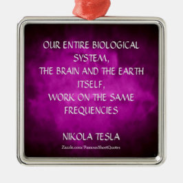Adorno Metálico Cita de Nikola Tesla - Misma Frecuencia
