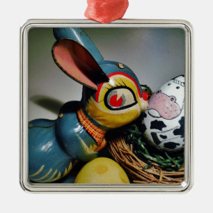 Adorno Metálico Conejo de juguetes y huevo de vaca