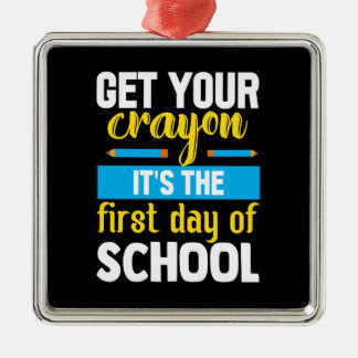 Adorno Metálico Consigue tu Crayon Es El Primer Día De La Escuela