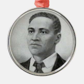 Adorno Metálico Crispus Attucks: Mártir de la Revolución Americana
