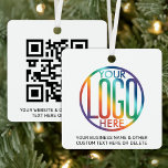 Adorno Metálico Cuadrado de promoción de logotipos y códigos QR<br><div class="desc">PARA OBTENER INSTRUCCIONES PARA CAMBIAR LOS COLORES DE FONDO / TEXTO O LA TRANSPARENCIA DEL LOGO, VEA EL FINAL DE ESTA DESCRIPCIÓN. Promocione su negocio a clientes potenciales con un logotipo personalizado y un código QR cuadrado de adorno de Navidad. Esta plantilla es sencilla de personalizar y puede ser diferente...</div>