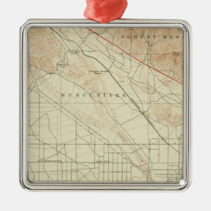 Adorno Metálico Cuadrilátero de San Bernardino que muestra la