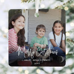 Adorno Metálico Cualquier tipo de tipografía de texto 2 de foto mo<br><div class="desc">Celebra las simples alegrías de las vacaciones con un adorno metalizado cuadrado de fotografía personalizado 2. Las imágenes y todo el texto de esta plantilla son fáciles de personalizar y pueden ser diferentes o iguales delante y detrás. Puede incluir cualquier texto, como Feliz Navidad, Felices Fiestas, Mis Primeras Navidades, Mejores...</div>