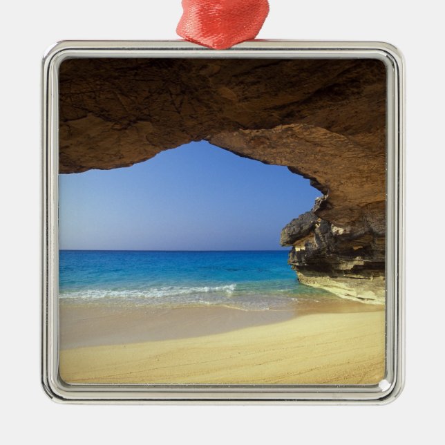 Adorno Metálico Cueva en la Bahía Francesa, isla de San Salvador, (Frente)