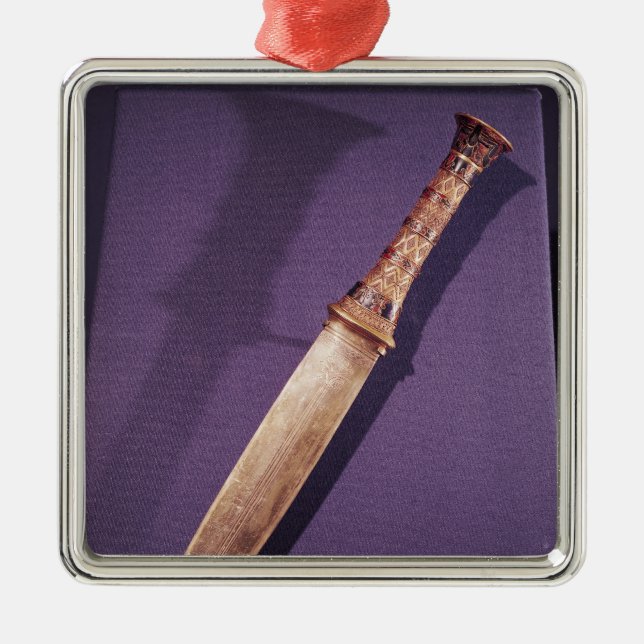 Adorno Metálico Daga, de la tumba de Tutankhamun (Frente)