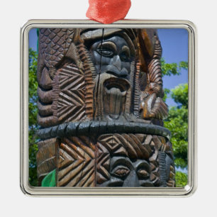 Adorno Metálico Detalle del tótem Kanak, Noumea, Nueva 2
