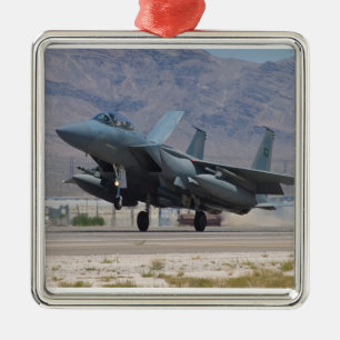 Adorno Metálico Detrás en la base