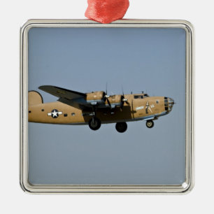 Adorno Metálico Diamond Lil B-24 Bomber, aterrizando en Oshkosh,