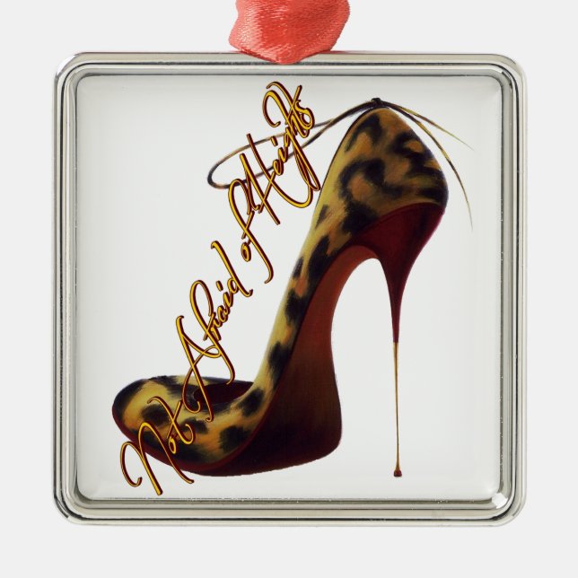 Adorno Metálico Diseño de tacones altos en tres Modas (Frente)