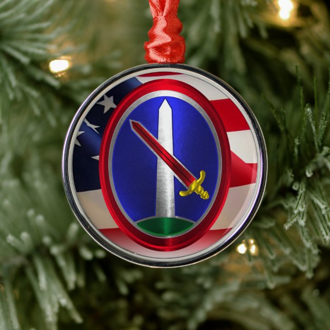 Adorno Metálico Distrito Militar del Ejército Washington Keepsake  (Árbol)