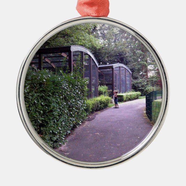 Adorno Metálico dos niños en parque (Frente)