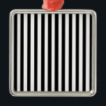 Adorno Metálico Ebony Snow<br><div class="desc">Ebony Snow es un diseño sencillo de rayas negras y blancas que se adaptan a todas las ocasiones y objetos. Esta imagen está disponible en una variedad de otros productos,  sólo tienes que hacer clic en el enlace debajo de la foto cerca de 'Acerca de este diseño'.</div>