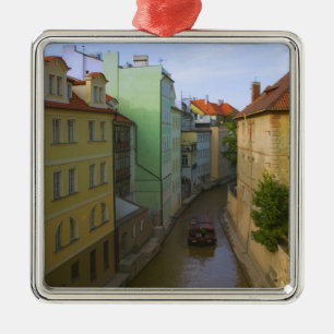 Adorno Metálico Edificios históricos con canal, Praga, Checa