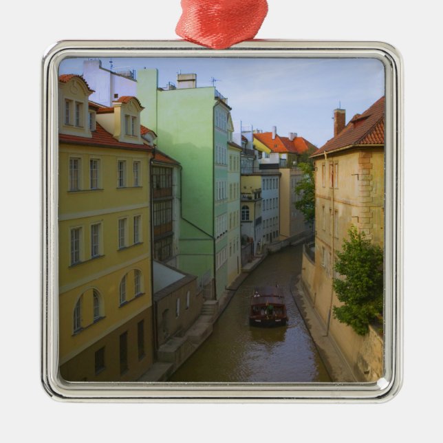 Adorno Metálico Edificios históricos con canal, Praga, Checa (Frente)