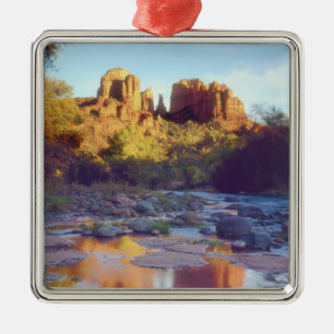 Adorno Metálico EE. UU., Arizona, Sedona. Cathedral Rock reflejand