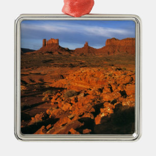 Adorno Metálico EE. UU., Utah, Valle del Monumento. Luz del atarde