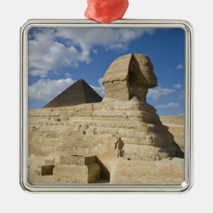 Adorno Metálico Egipto, Giza. La gran Esfinge se eleva sobre los 2