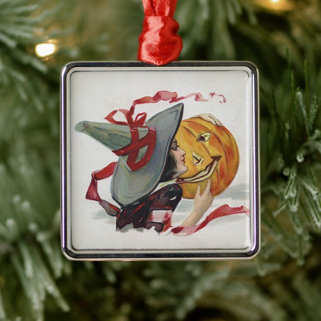 Adorno Metálico El beso de la bruja: una calabaza de Halloween (Árbol)