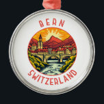 Adorno Metálico El círculo angustiado de la Suiza Berna<br><div class="desc">Diseño de viaje vectorial retro de Berna. Berna,  la capital de Suiza,  está construida alrededor de un arroyo en el río Aare.</div>
