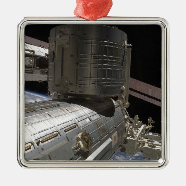 Adorno Metálico El complejo japonés Kibo (Frente)