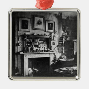 Adorno Metálico El estudio de Charles Darwin en abajo contiene