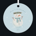 Adorno Metálico El primer muñeco de nieve y copo de nieve de Navid<br><div class="desc">🎄 Echa un vistazo a nuestro reconfortante diseño de adorno navideño, destacando bellamente a un muñeco de nieve de acuarela pintado a mano en medio de una danza de suaves copos de nieve. Hay un rincón acogedor para que puedas personalizar con el nombre de tu bebé y mostrar una foto...</div>