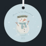 Adorno Metálico El primer muñeco de nieve y copo de nieve de Navid<br><div class="desc">🎄 Echa un vistazo a nuestro reconfortante diseño de adorno navideño, destacando bellamente a un muñeco de nieve de acuarela pintado a mano en medio de una danza de suaves copos de nieve. Hay un rincón acogedor para que puedas personalizar con el nombre de tu bebé y mostrar una foto...</div>