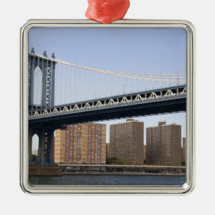 Adorno Metálico El puente de Manhattan que atraviesa el río East