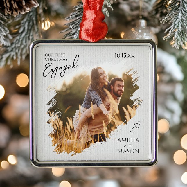 Adorno Metálico Elegant Photo First Christmas Engaged (Elegant Photo First Christmas Engaged Metal Ornament)
