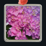 Adorno Metálico Elegante hortensias florales púrpura rosa<br><div class="desc">El romance rústico clásico. Hermosa Hydrangeas rosa,  púrpura y azul. Foto de H Cooper</div>