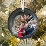 Adorno Metálico Elegante primera Navidad juntos foto<br><div class="desc">Una decoración de Navidades adorables con un corazón, iniciales y "Nuestra primera Navidad juntos" es perfecta para cualquier pareja. Personalízalo añadiendo tus monogramas y una foto. También puede cambiar el color de la parte posterior de la decoración para que coincida mejor con su imagen, el tipo de letra y el...</div>