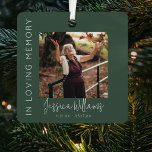 Adorno Metálico En la memoria amorosa | 5 COLLAGE DE FOTOS | Monum<br><div class="desc">Crea un recuerdo para honrar a tu ser querido con nuestro adorno de árbol de Navidad personalizado. El diseño incluye una gran imagen en la parte delantera, con su nombre y fechas importantes, además de un collage de 4 fotos adicionales en la parte posterior. Un hermoso sentimiento, "En la memoria...</div>