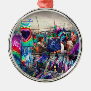 Adorno Metálico Escaparate - Tie Dye ha vuelto