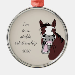 Adorno Metálico Estoy en una relación estable y divertida