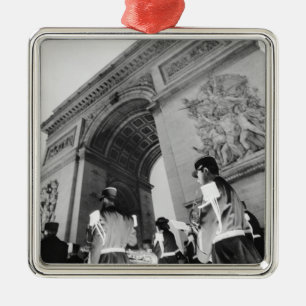 Adorno Metálico Europa, Francia, París. Ceremonia militar