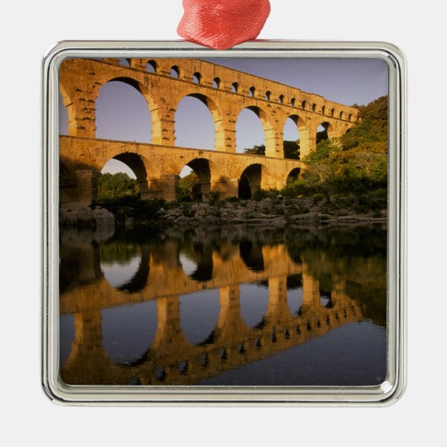 Adorno Metálico Europa, Francia, Provenza, Gard. Pont du Gard, (Frente)