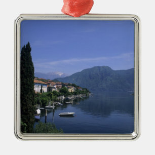 Adorno Metálico Europa, Italia, Lago de Como, Tremezzo. Norte