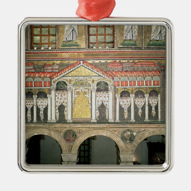 Adorno Metálico Fachada del Palazzo di Teodorico, 527-99 (Frente)