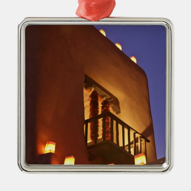 Adorno Metálico Farolitos tradicionales iluminan las estructuras d (Frente)