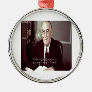 Adorno Metálico FDR y la cita "Nada que temer"