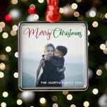 Adorno Metálico Feliz Navidad Elegante Fotograma Verde Rojo<br><div class="desc">Elegante foto de Feliz Navidad adorno con hermosa tipografía cursiva en rojo y verde. Esta moderna fotografía familiar de vacaciones cuenta con un magnífico guión y tu nombre en blanco sobre la imagen completa para un gran regalo de vacaciones personalizado.</div>