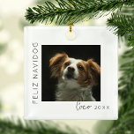 Adorno Metálico Feliz Navidog | Árbol de Navidad de foto mascota<br><div class="desc">¡Incluya a sus mascotas con nuestros adornos de árbol de Navidad mascota 'Feliz Navidog'! Estas divertidas decoraciones de árbol cuentan con una entrañable imagen de tu querido perro, un mensaje de bienvenida de plantilla que dice 'Feliz Navidog', y personalizado con el nombre de tus mascotas y el año. Celebra el...</div>