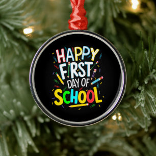 Adorno Metálico Feliz Primer Día de Regreso a la Escuela