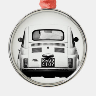 Adorno Metálico Fiat 500 en Roma, Italia