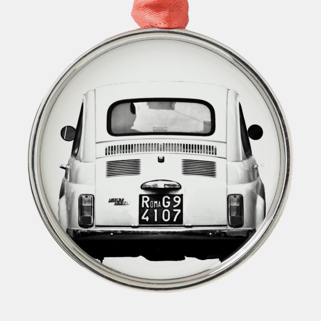 Adorno Metálico Fiat 500 en Roma, Italia (Frente)